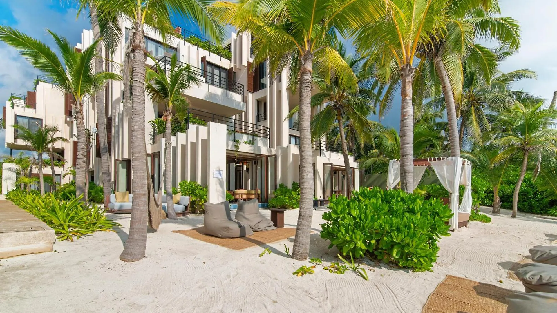 Beach Front Luxury Condo In Tulum Pueblo Appartement