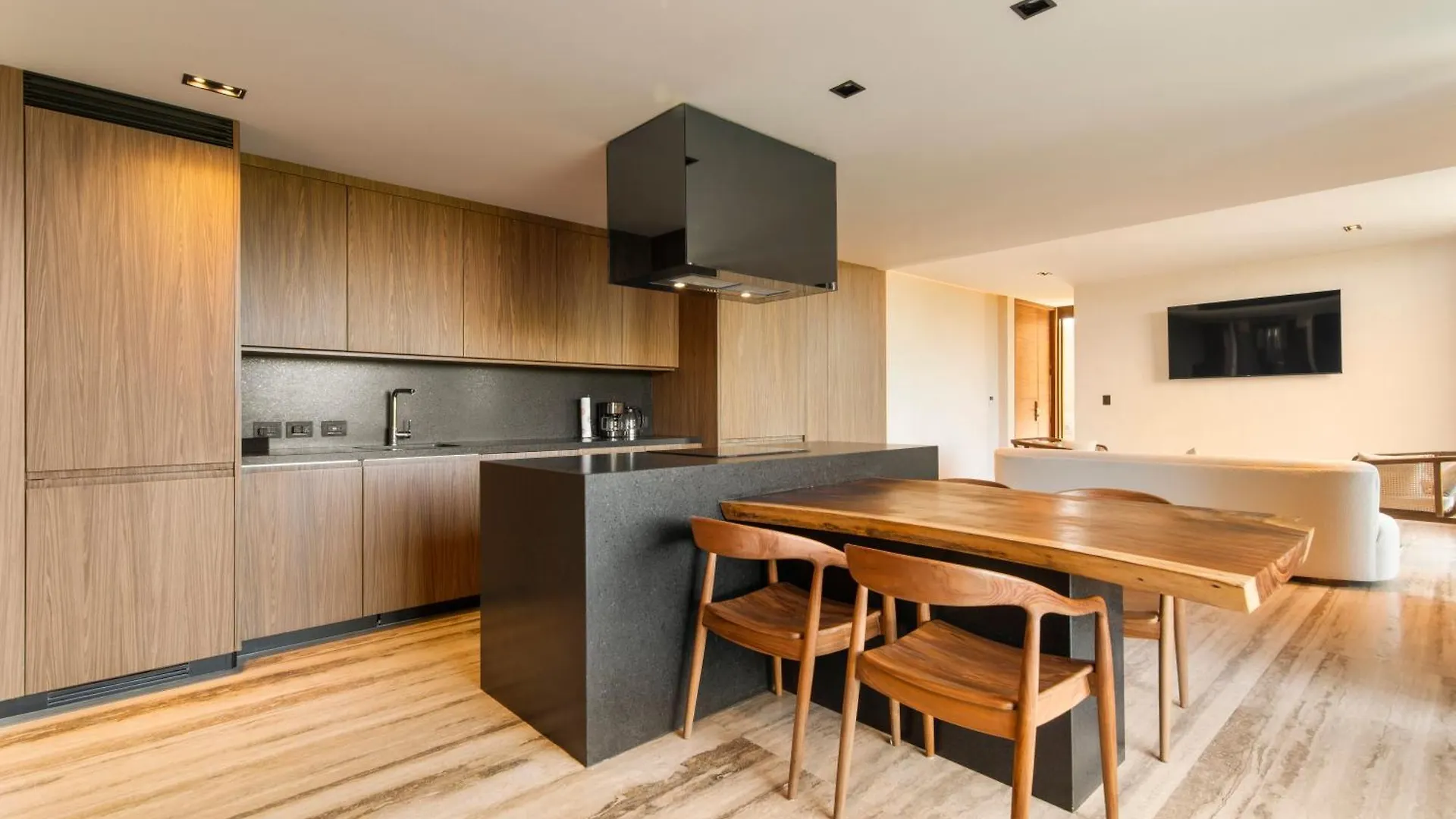 Beach Front Luxury Condo In Tulum Pueblo Appartement